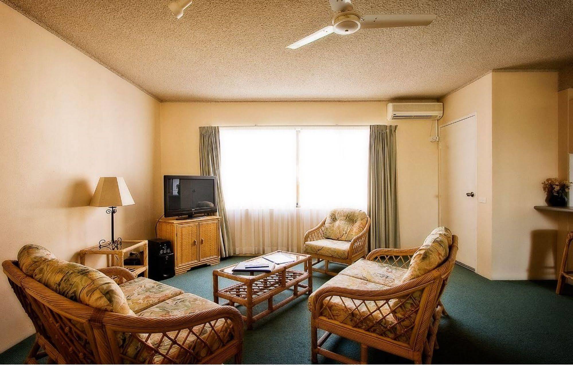Sandcastles Holiday Apartments คอฟฟ์ฮาร์เบอร์ ภายนอก รูปภาพ