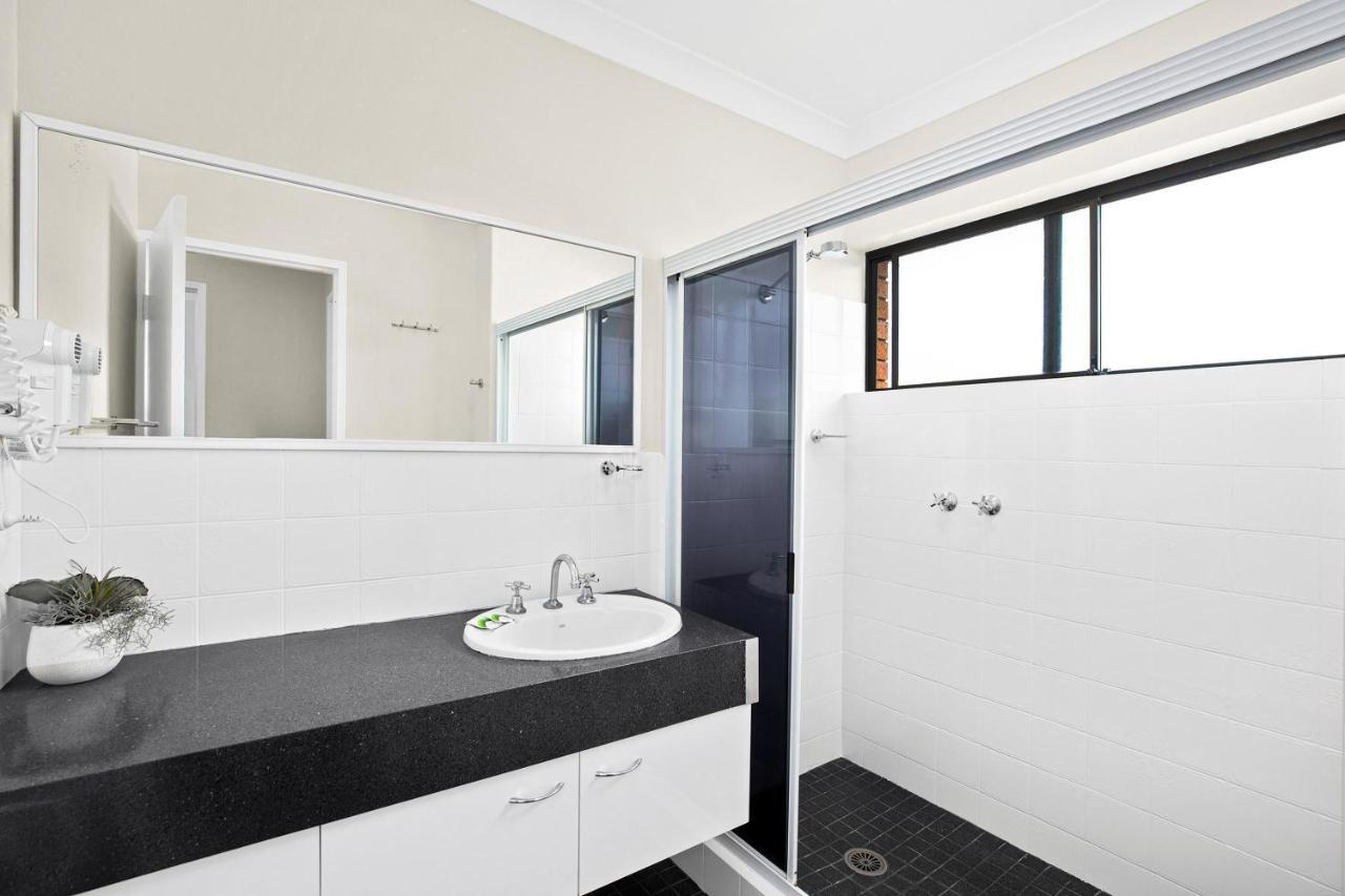 Sandcastles Holiday Apartments คอฟฟ์ฮาร์เบอร์ ภายนอก รูปภาพ