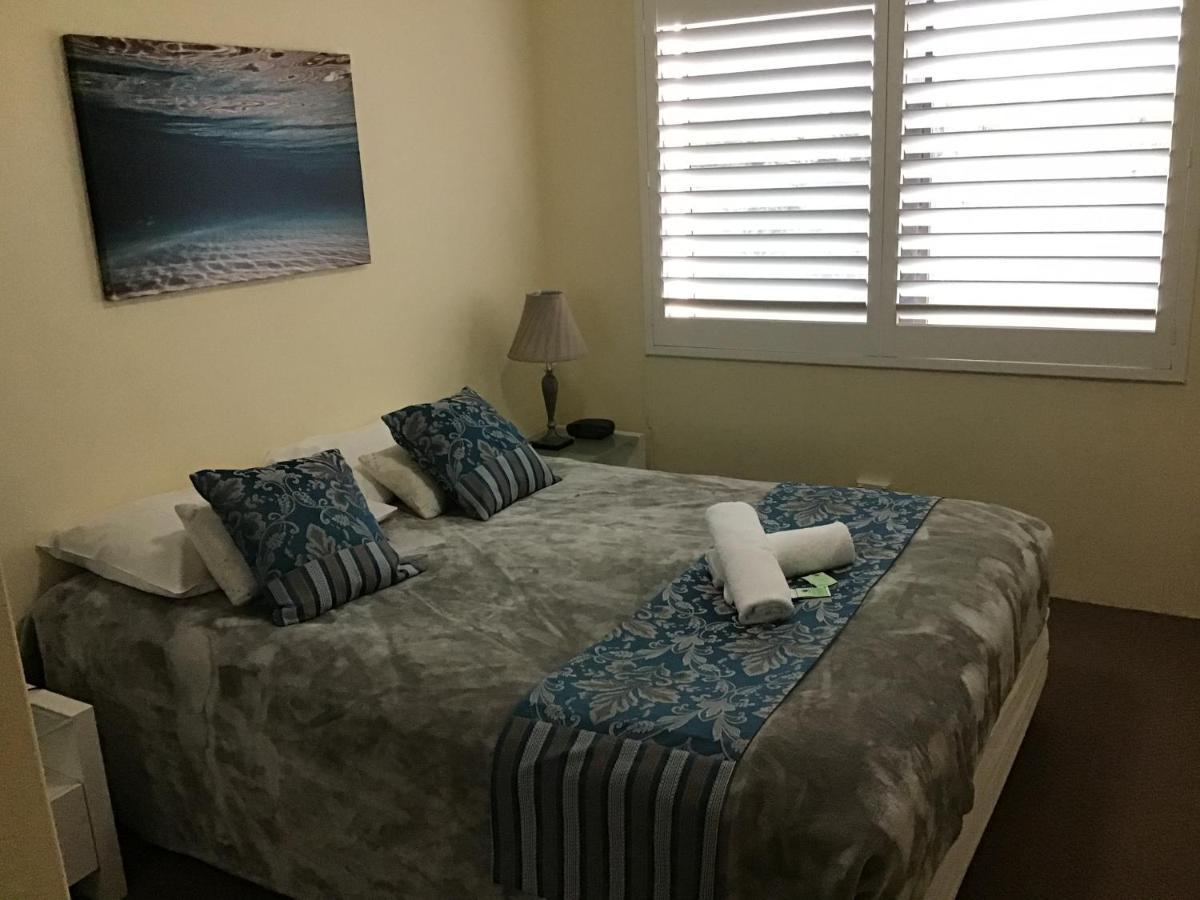 Sandcastles Holiday Apartments คอฟฟ์ฮาร์เบอร์ ภายนอก รูปภาพ